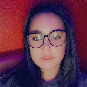 Meet your Posher, Lorena